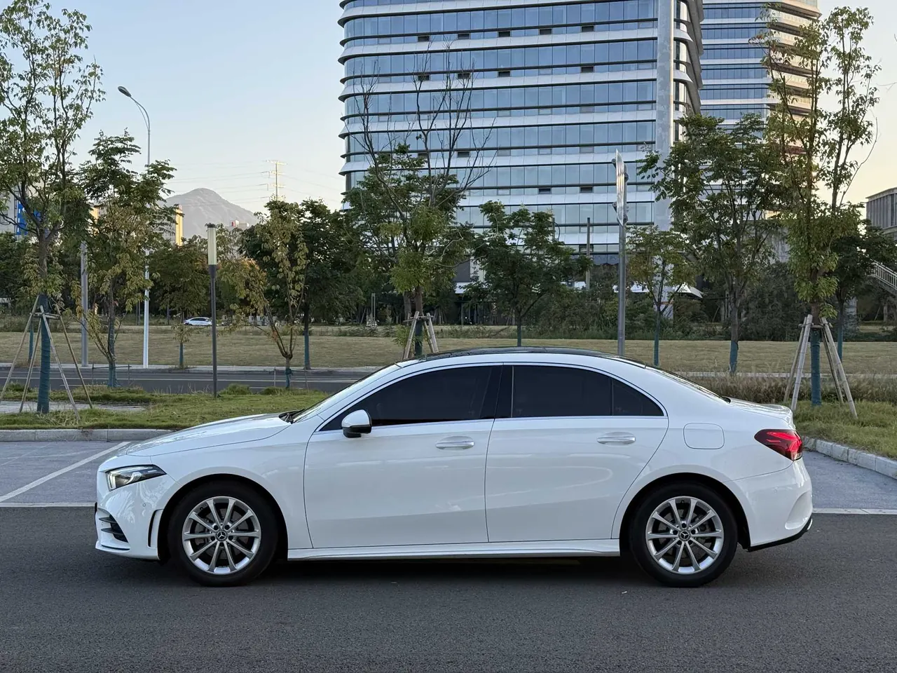 Mercedes Benz Class A 2020 A 200 L 1.3T Fashion (Modified) Automatic Gear 4