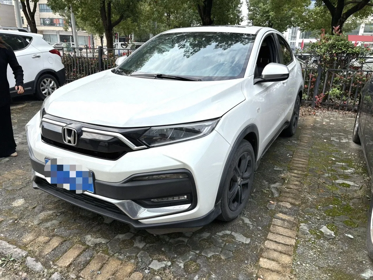 Honda 2021 XR-V 1.5T stepless 220TURBO deluxe automatic gear - View 1