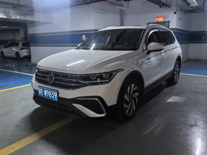 Volkswagen 2023 Tiguan L 2.0TSI 330TSI Two-Drive Smart Edition Automatic Gear - View 1
