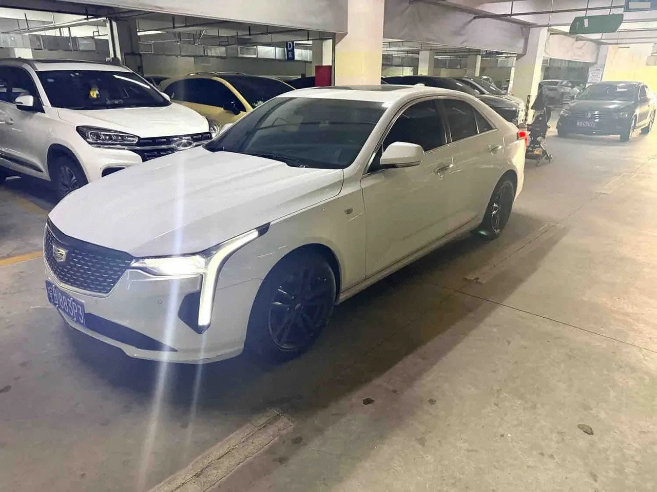 Cadillac 2022 CT4 2.0T 28T luxury automatic gear - View 1