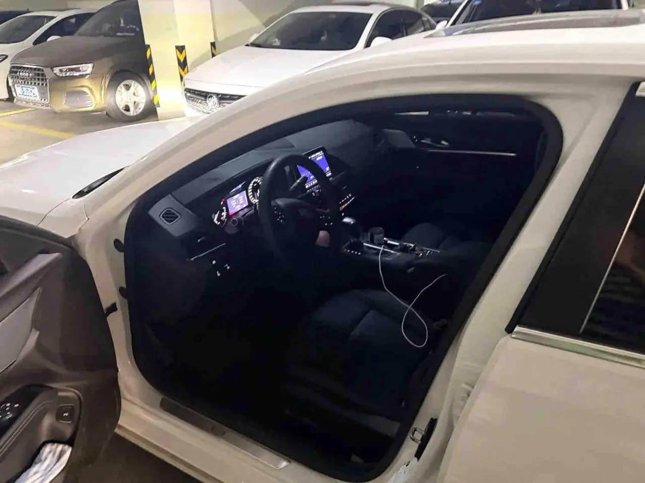 Cadillac 2022 CT4 2.0T 28T luxury automatic gear 10