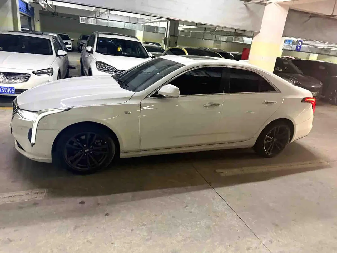 Cadillac 2022 CT4 2.0T 28T luxury automatic gear 3