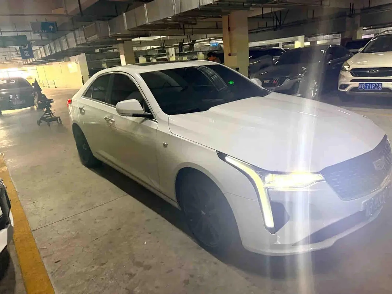 Cadillac 2022 CT4 2.0T 28T luxury automatic gear 7