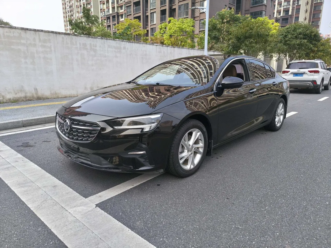 Buick 2020 Regal 1.5T 552T Luxury Automatic Gear - View 1