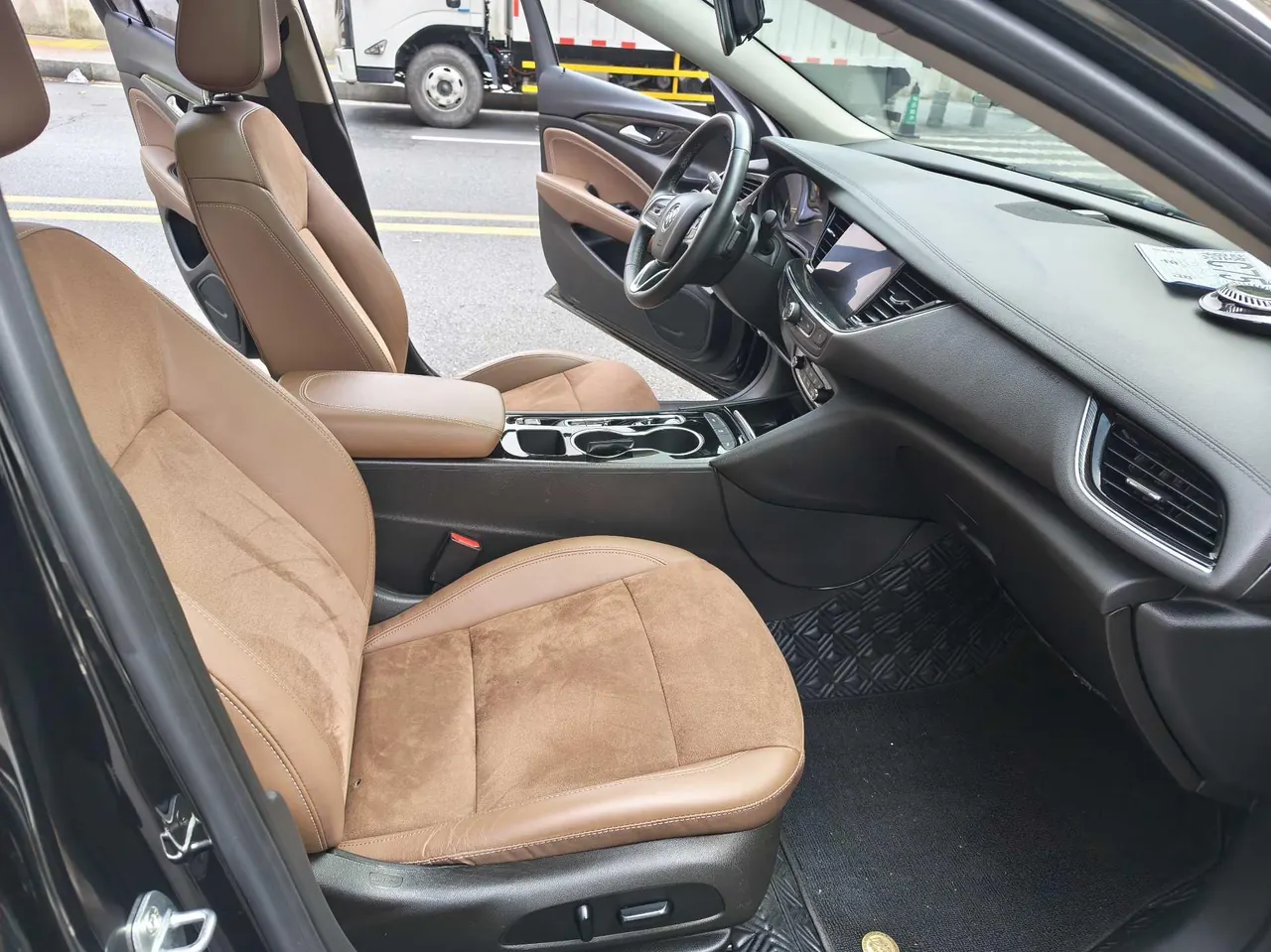 Buick 2020 Regal 1.5T 552T Luxury Automatic Gear 4