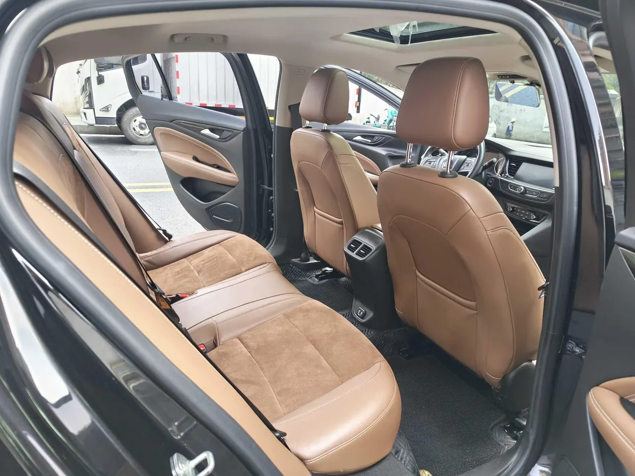 Buick 2020 Regal 1.5T 552T Luxury Automatic Gear 5