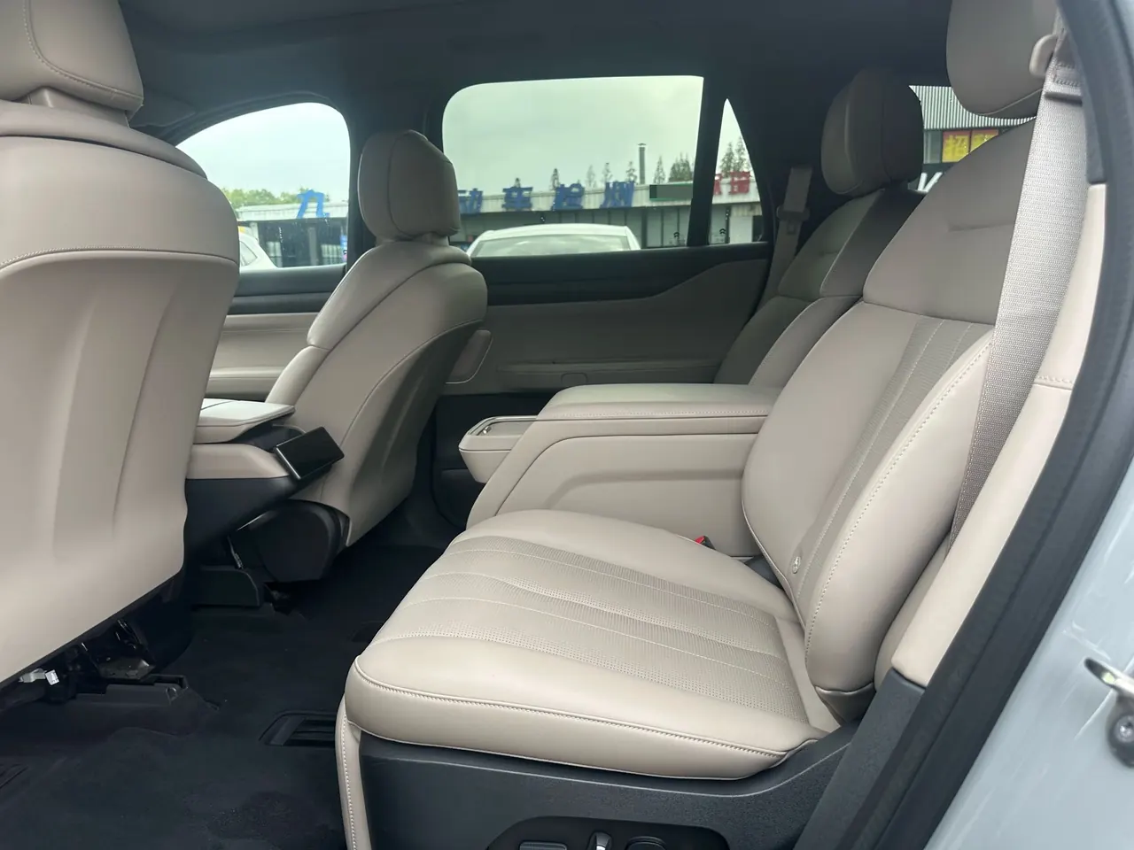 NIO 2023 ES 8 100kWh Signature Edition Automatic Gear 4