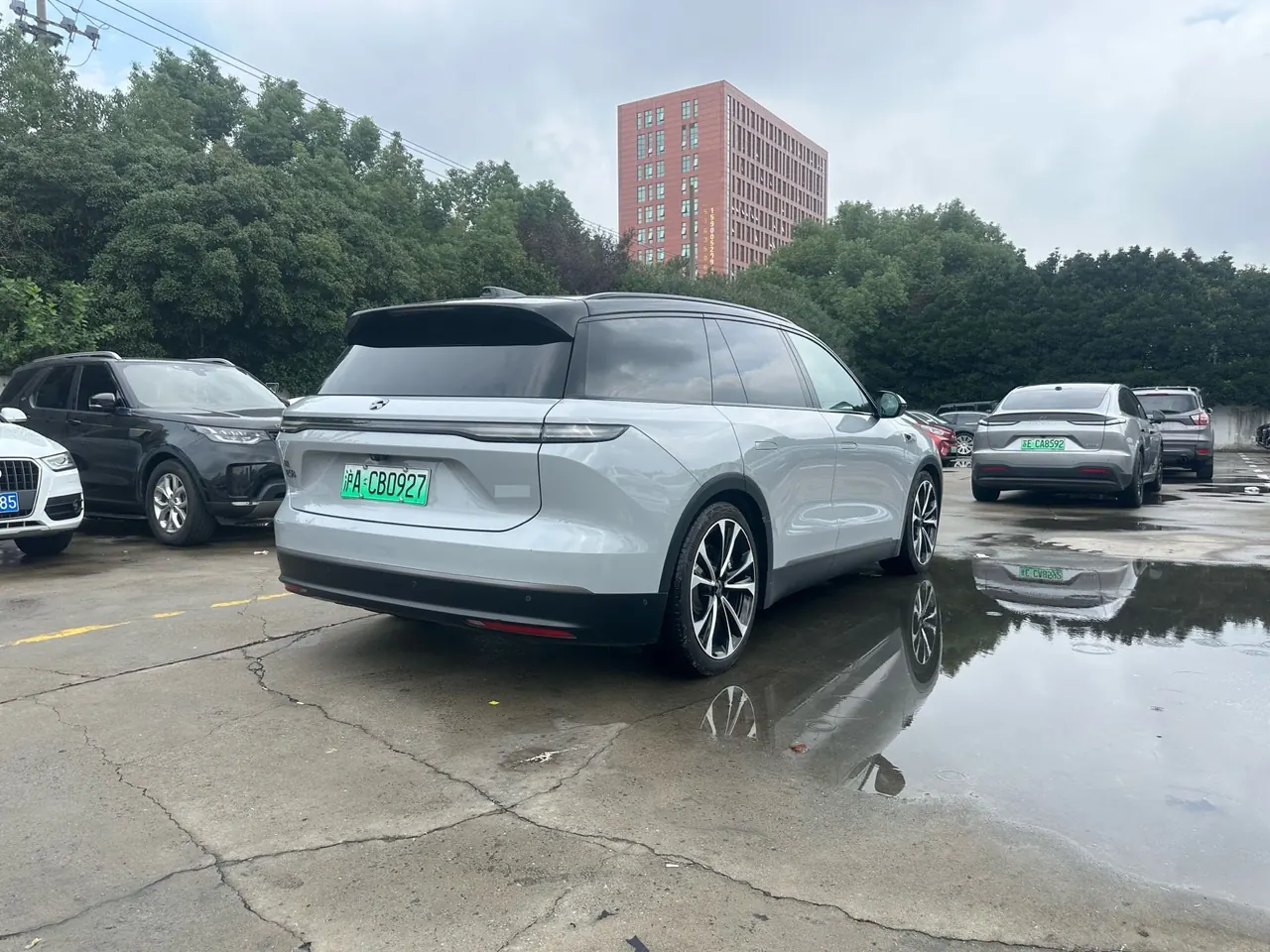 NIO 2023 ES 8 100kWh Signature Edition Automatic Gear 9