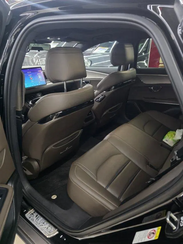 BYD 2020 Han DM 2.0T four-wheel drive performance version luxury automatic gear 5