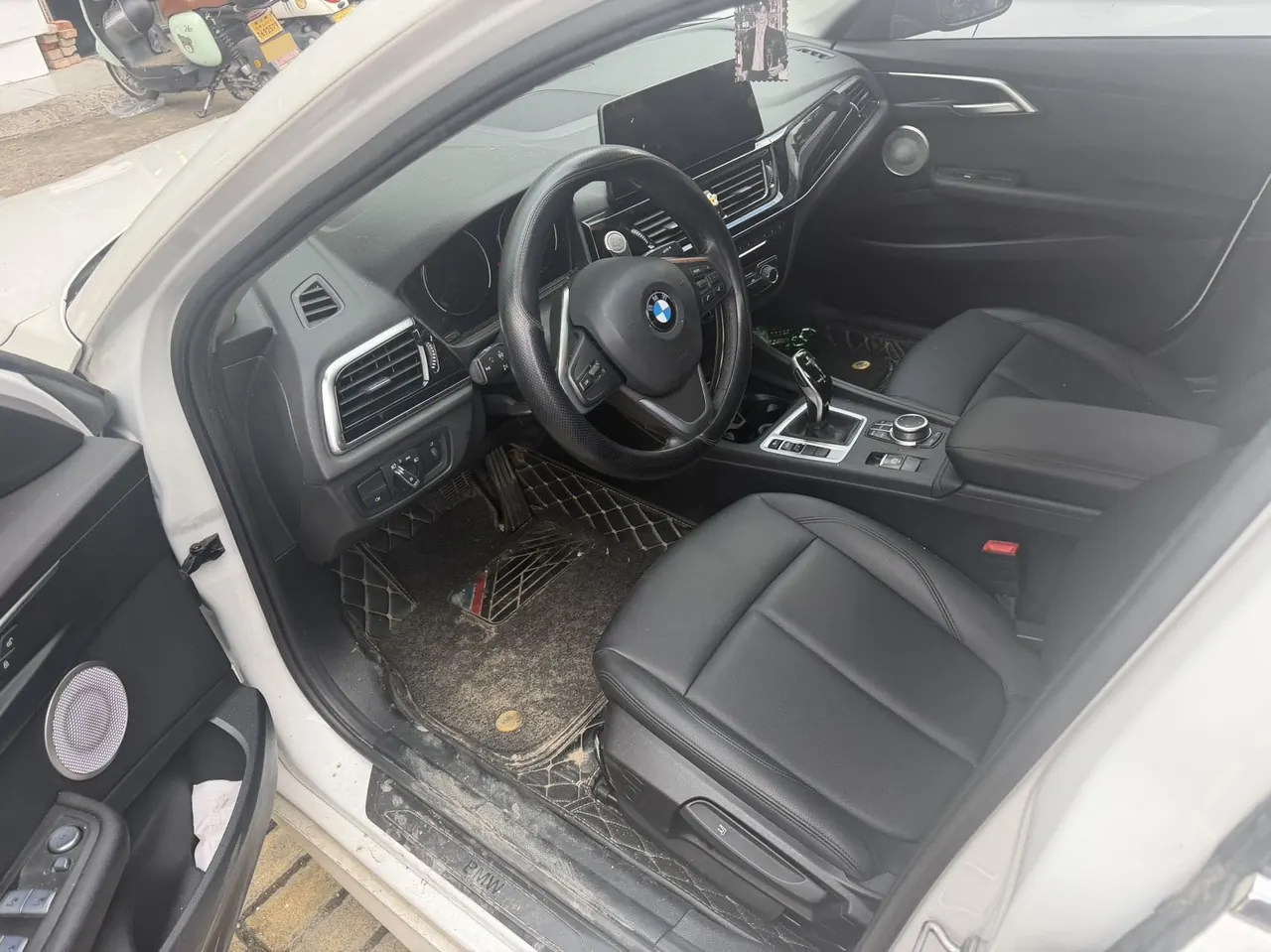 BMW 1 Series 2022 120i 1.5T M Sports Edition Automatic Gear 4