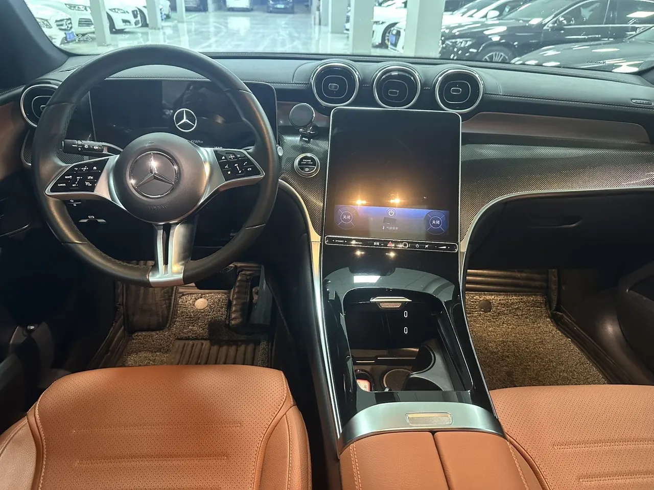 Mercedes Benz 2023 GLC 260 L 4MATIC 48V 2.0T Dynamic 5-seat Automatic Gear 3