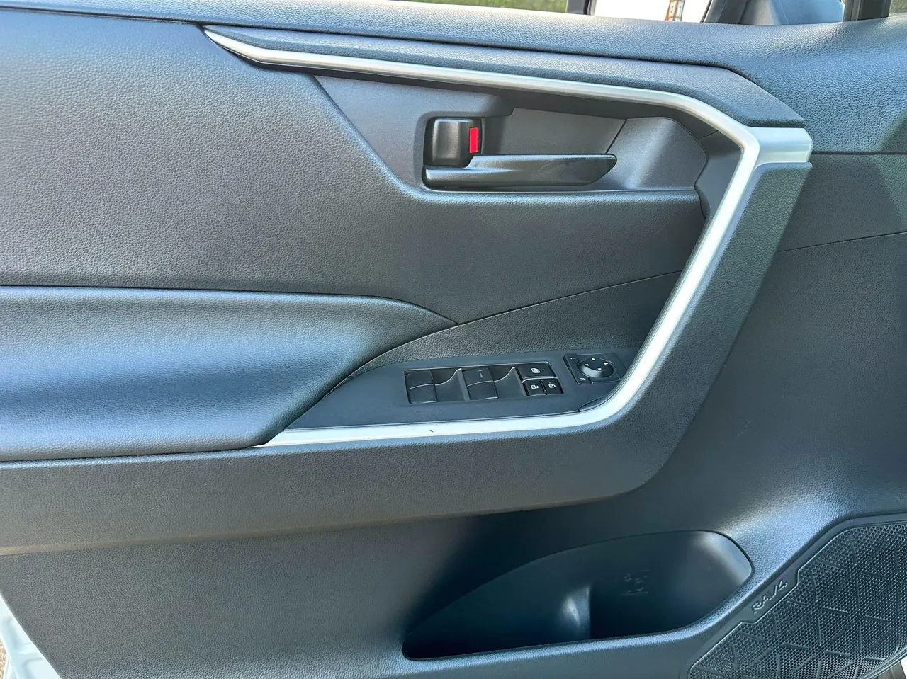 Toyota 2023 RAV4 Rongbo 2.0 Stepless Two-Drive City Edition Automatic Gear 13