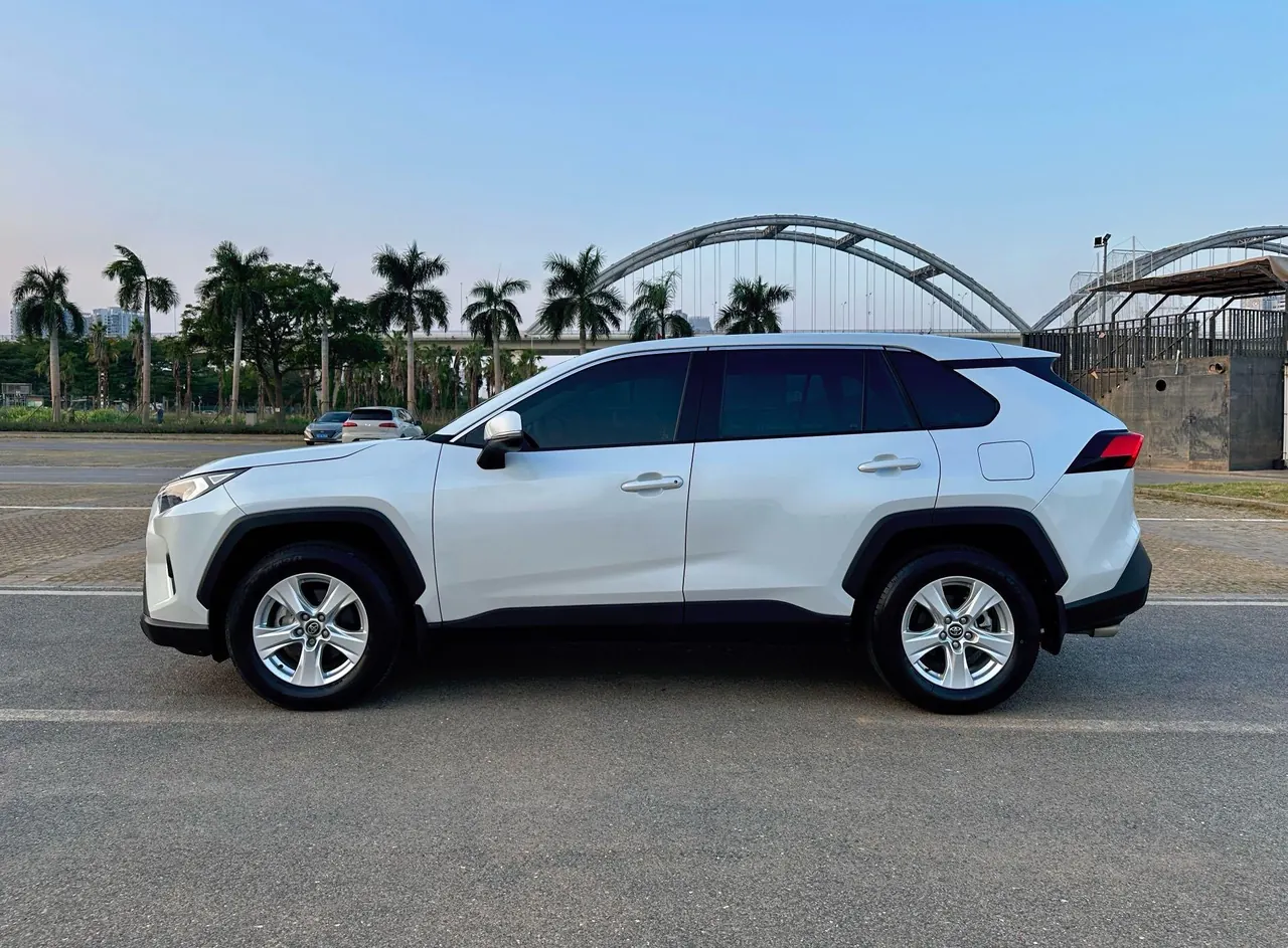 Toyota 2023 RAV4 Rongbo 2.0 Stepless Two-Drive City Edition Automatic Gear 2