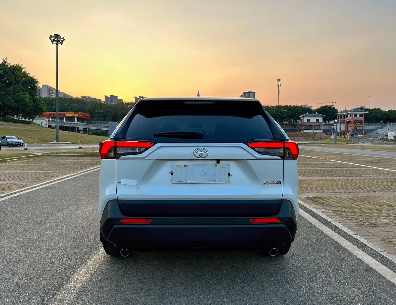Toyota 2023 RAV4 Rongbo 2.0 Stepless Two-Drive City Edition Automatic Gear 5