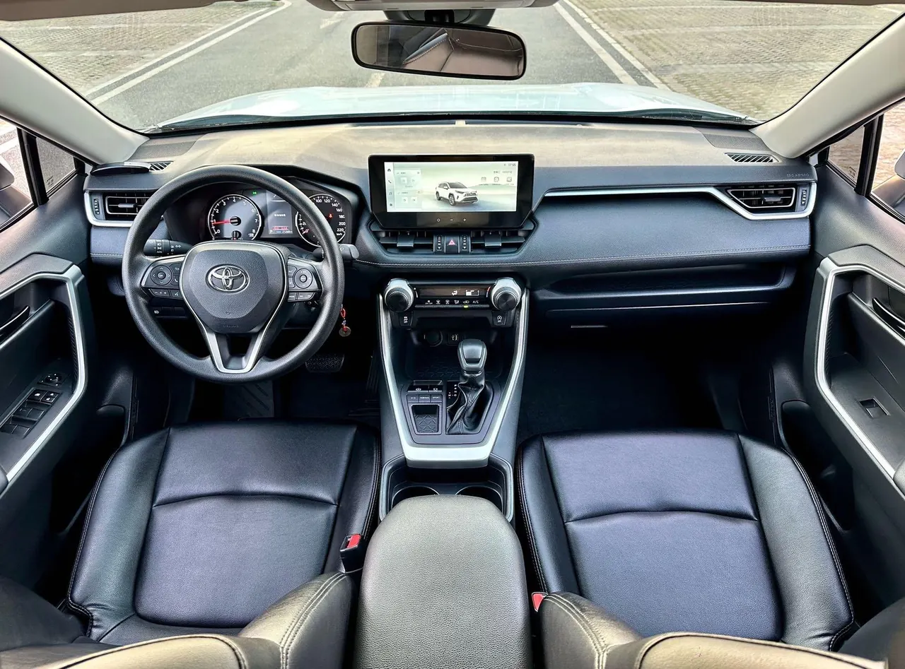 Toyota 2023 RAV4 Rongbo 2.0 Stepless Two-Drive City Edition Automatic Gear 8