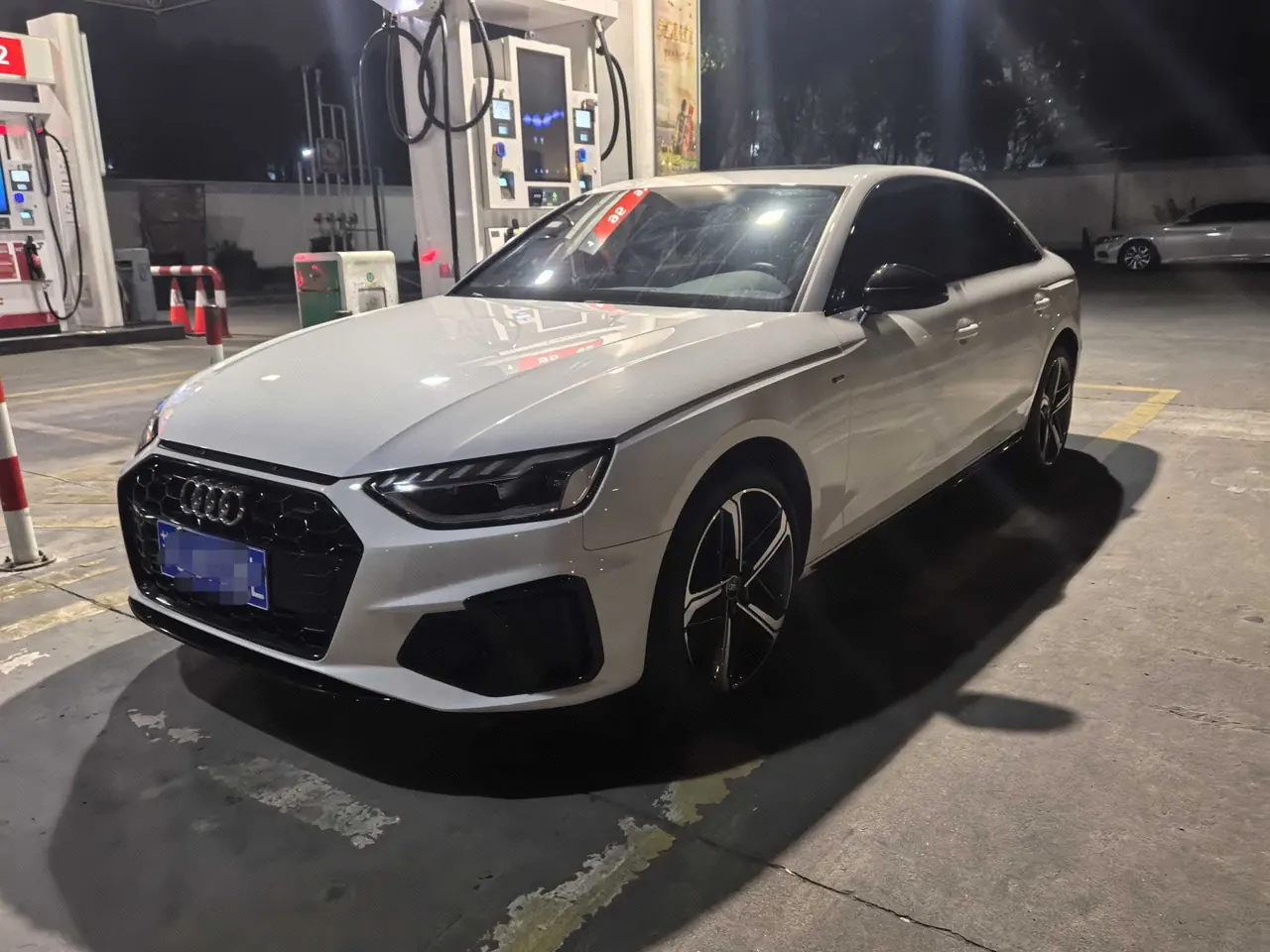 Audi 2023 A4L 2.0TFSI 40TFSI Deluxe Dynamic Automatic - View 1