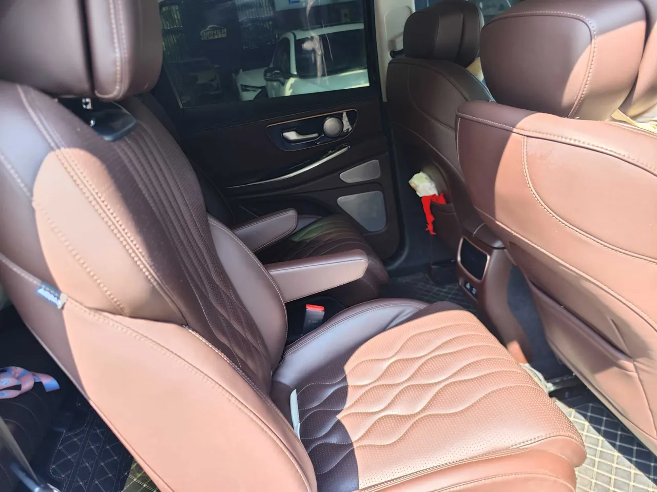 Xingtu 2023 Lanyue 2.0T 400T 4-wheel drive Xingzun Edition 6-seat automatic gear 3