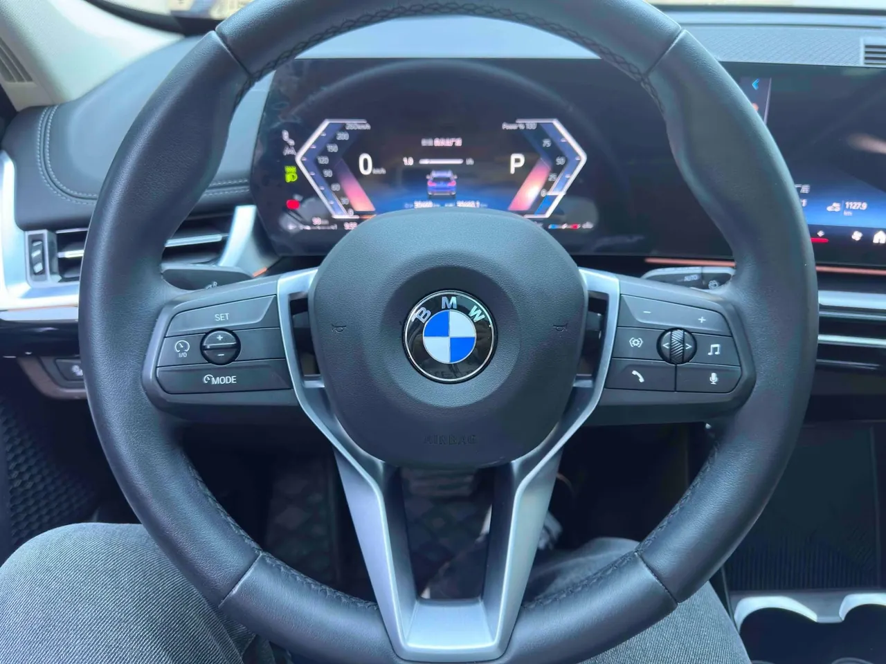 BMW 2023 X1 sDrive20Li 1.5T X Design Package Automatic Transmission 4