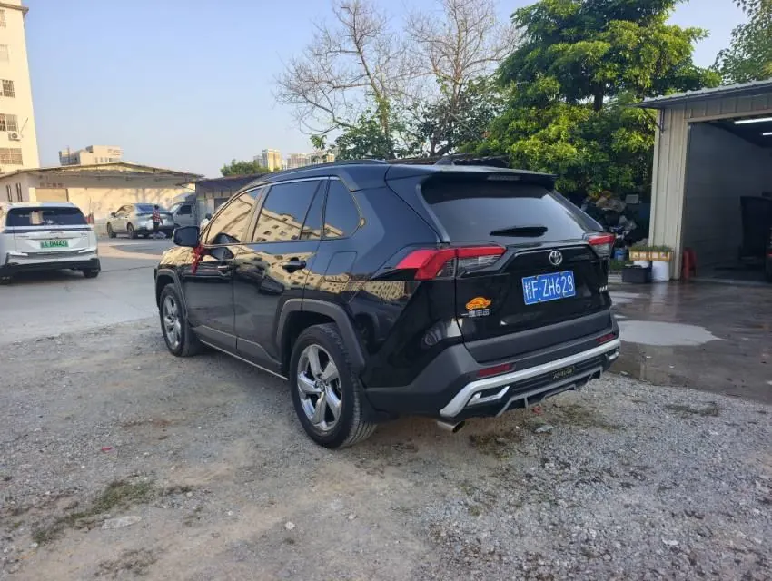 Toyota 2022 RAV4 Rongbo 2.0 Stepless Two-Drive Fashion Plus Edition Automatic Gear 9