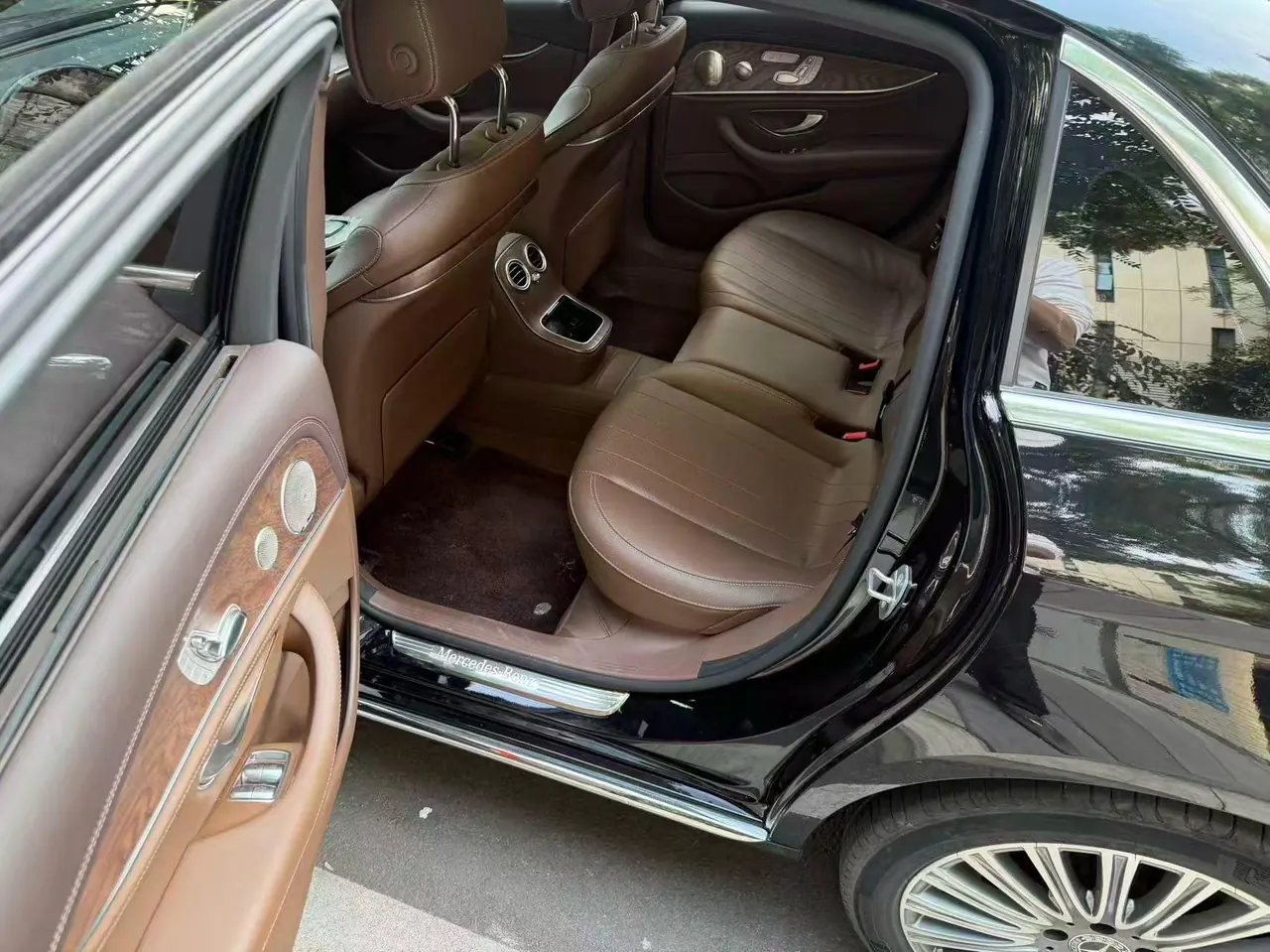 Mercedes Benz E Class 2022 E 300 L 2.0T Luxury (Change 2) Automatic Gear 4