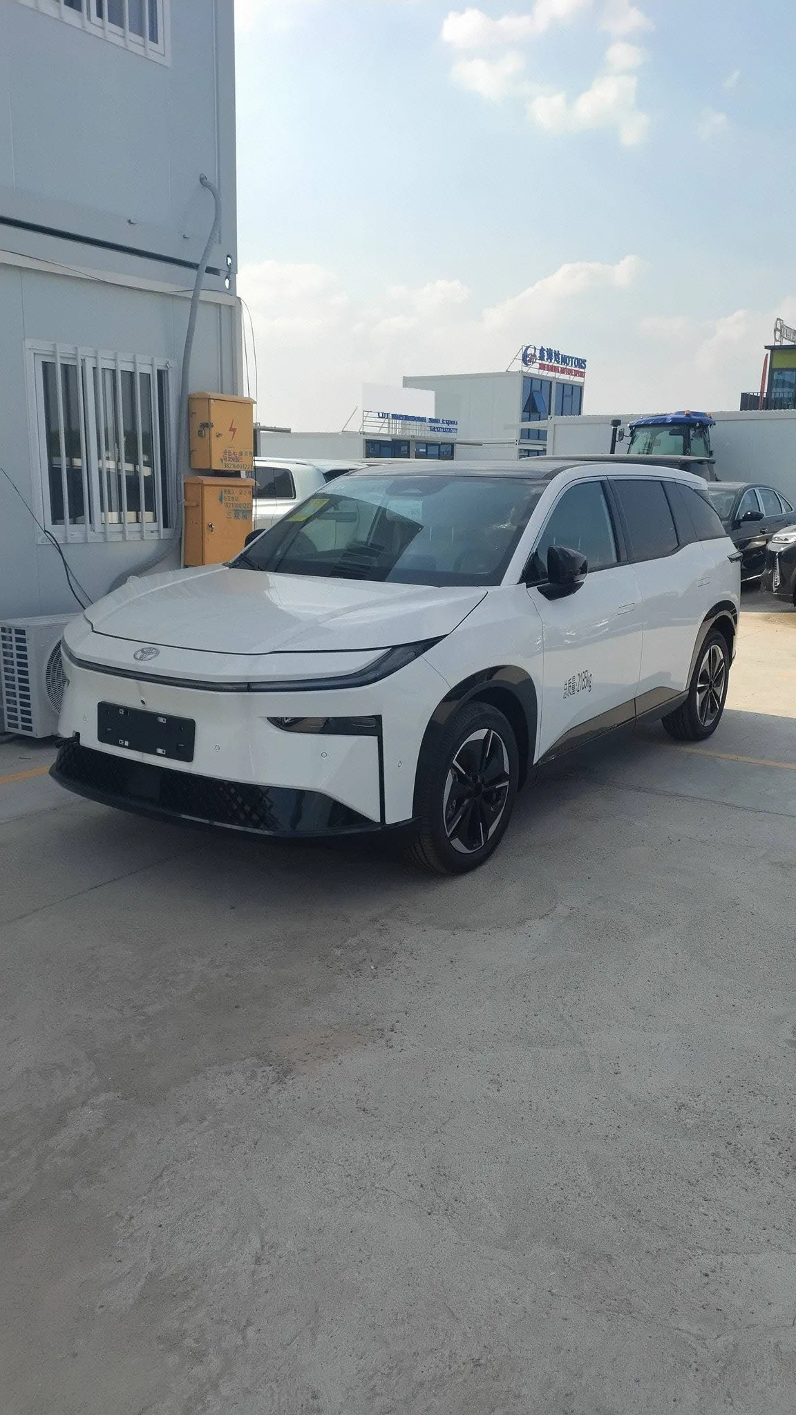 Toyota 2026 Platinum Intelligence 3X 520 Pro Automatic Gear - View 1