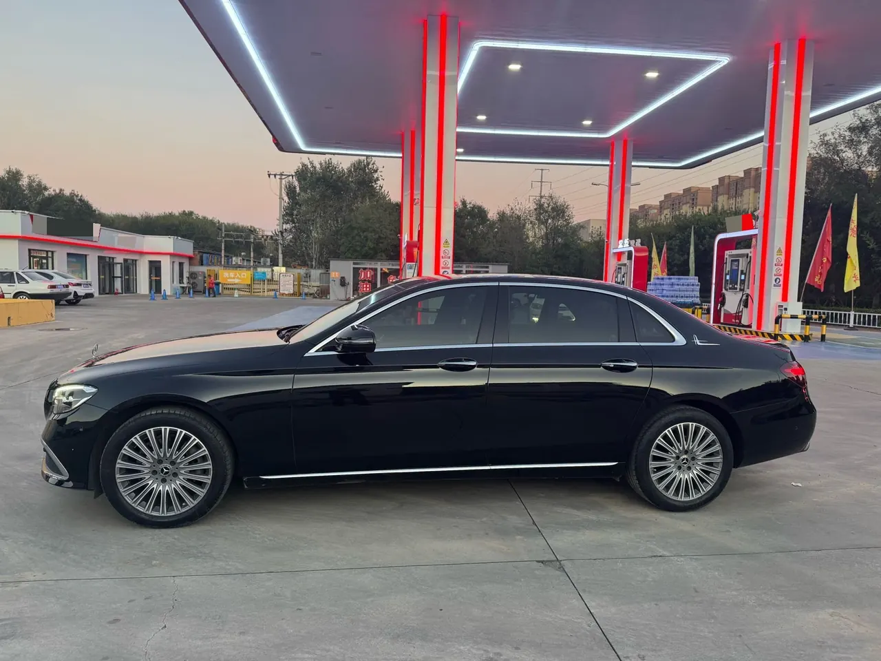 Mercedes Benz E-Class 2022 E 300 L 2.0T Sports Luxury (Change 2) Automatic Gear 14