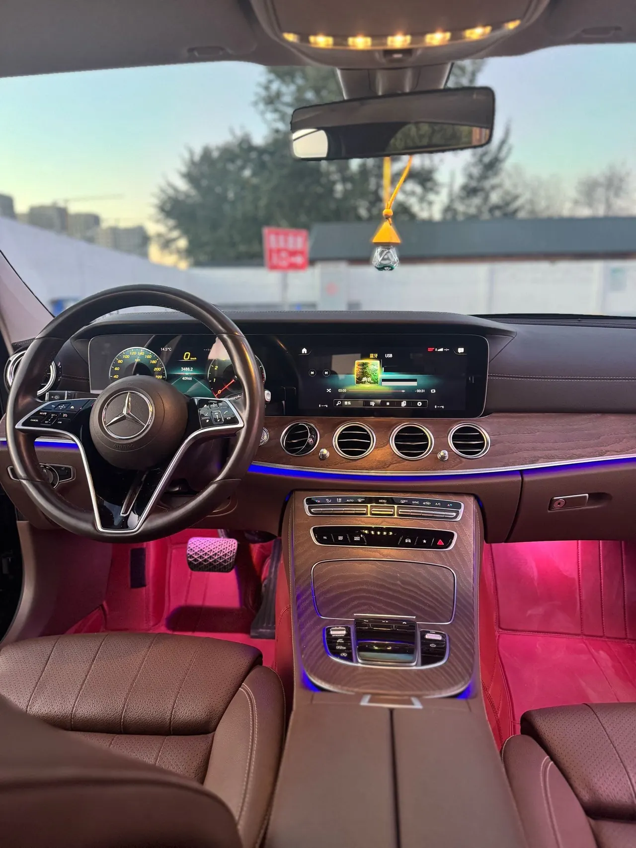 Mercedes Benz E-Class 2022 E 300 L 2.0T Sports Luxury (Change 2) Automatic Gear 4