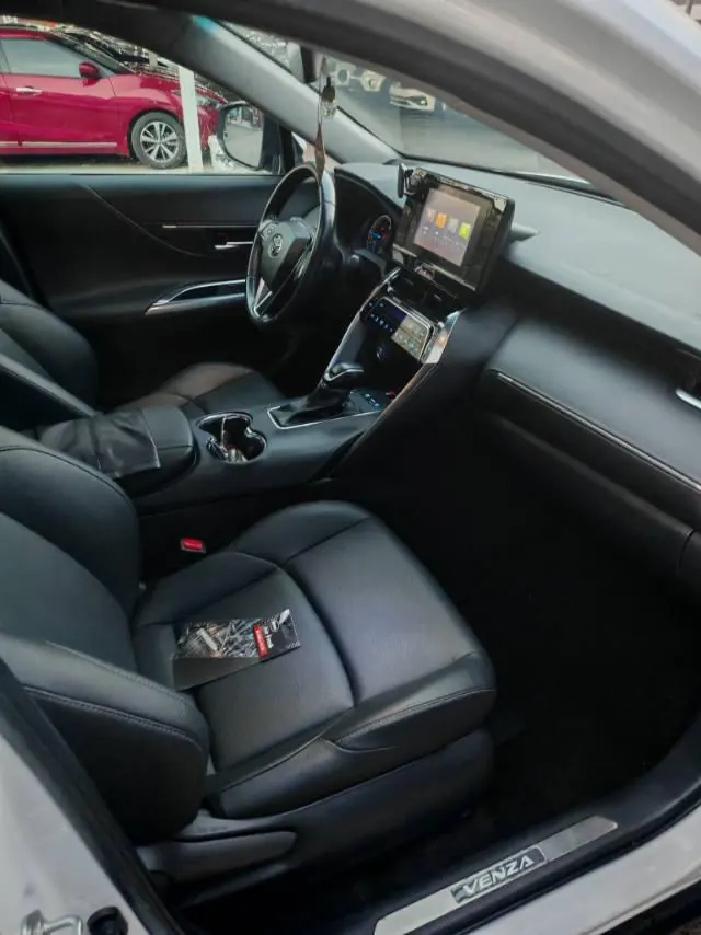 Toyota 2022 Weisa Dual Engine 2.5 Stepless Two-Drive Deluxe Automatic Gear 8