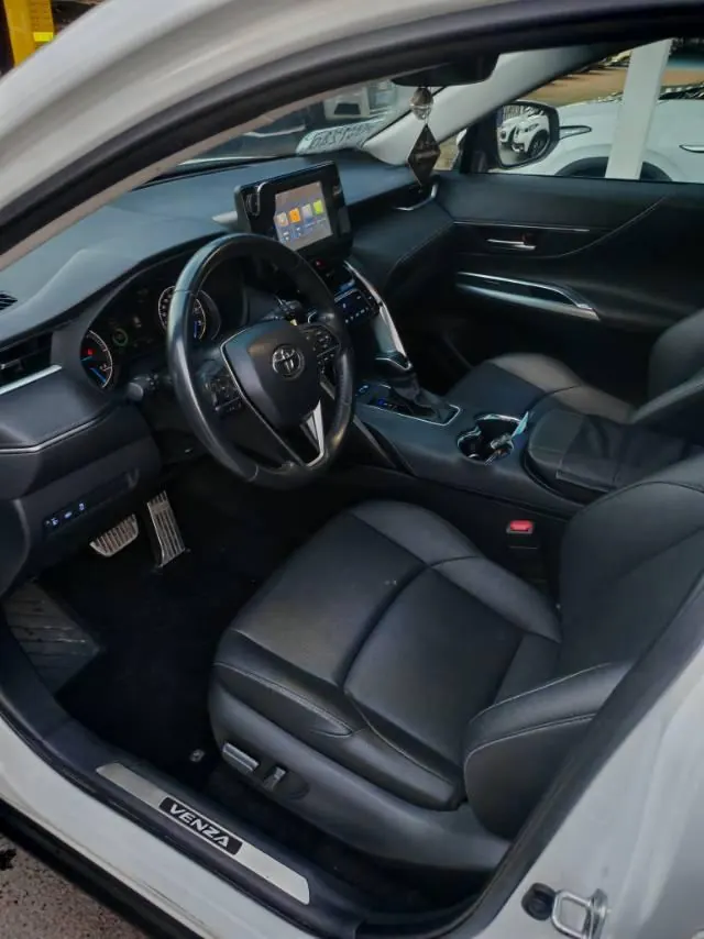 Toyota 2022 Weisa Dual Engine 2.5 Stepless Two-Drive Deluxe Automatic Gear 9