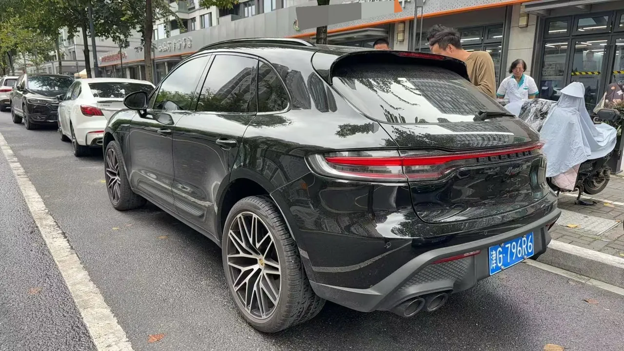 Porsche Macan (Imported) 2022 Macan 2.0T Automatic Gear 4