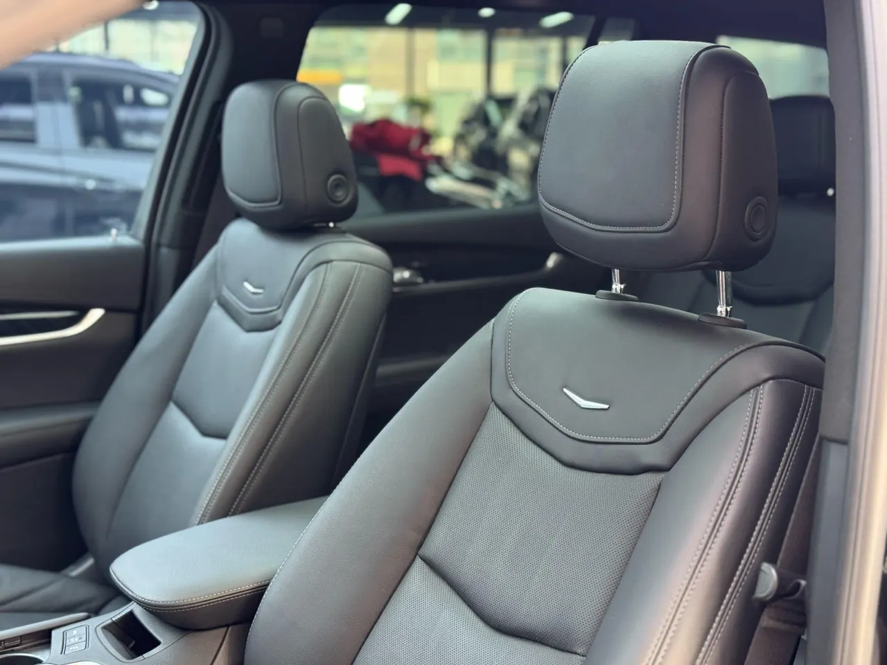 Cadillac 2022 XT6 48V 2.0T 6-seat four-wheel drive luxury automatic gear 8