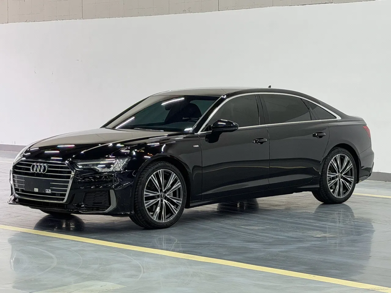 Audi 2022 A6L 2.0TFSI 45TFSI Selected Dynamic Automatic - View 1