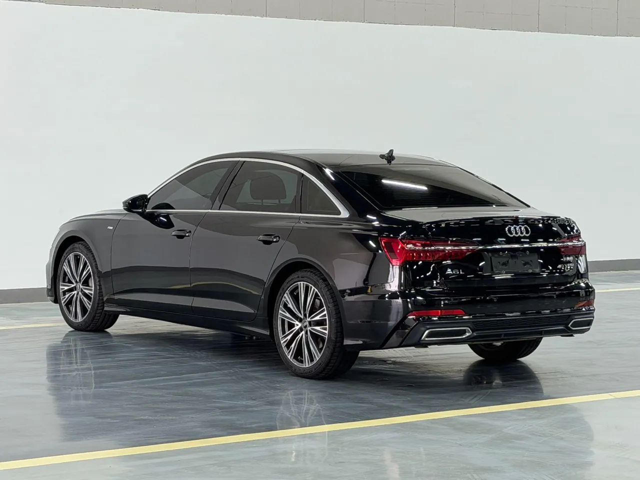 Audi 2022 A6L 2.0TFSI 45TFSI Selected Dynamic Automatic 9