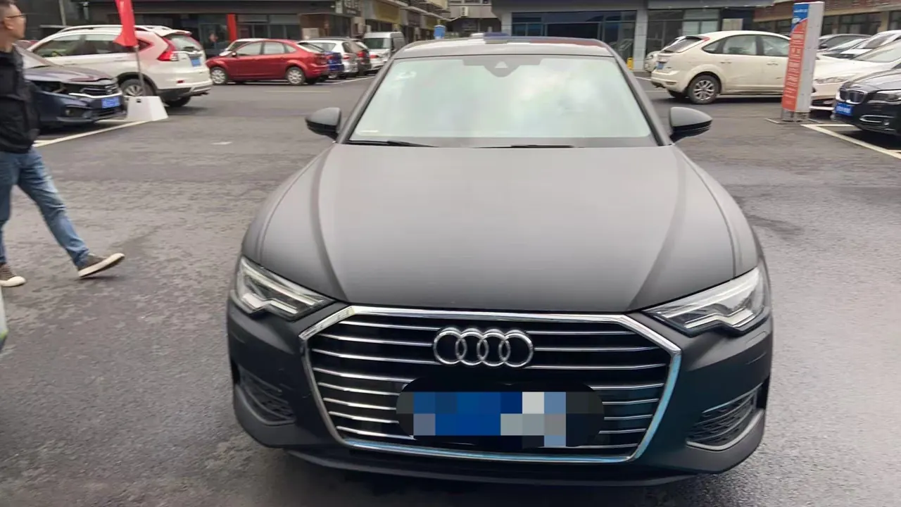 Audi 2022 A6L 2.0TFSI 40TFSI Deluxe Elegant Automatic 2