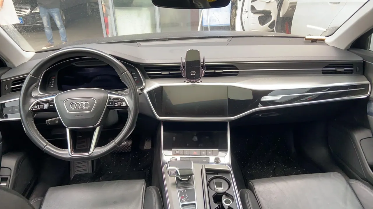Audi 2022 A6L 2.0TFSI 40TFSI Deluxe Elegant Automatic 5