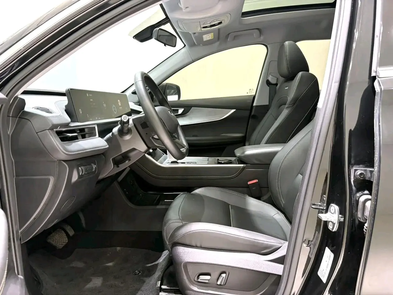 Chery 2023 Ruihu 7 PLUS 1.6TGDI Distinguished Automatic Gear 4