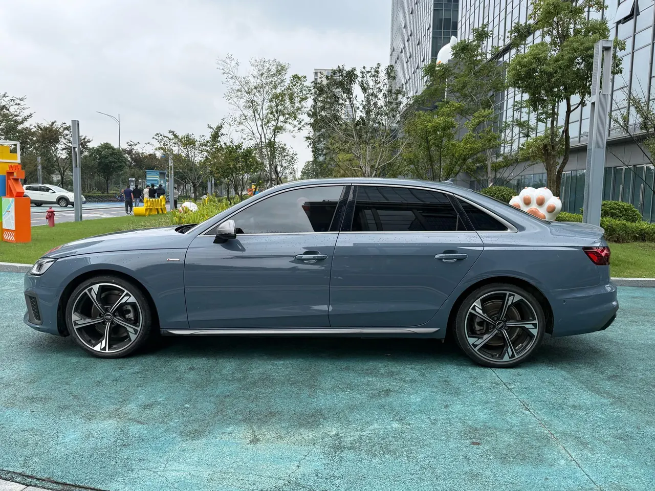 Audi 2022 A4L 2.0TFSI 40TFSI Quattro RS Kit Burning Speed Automatic 7
