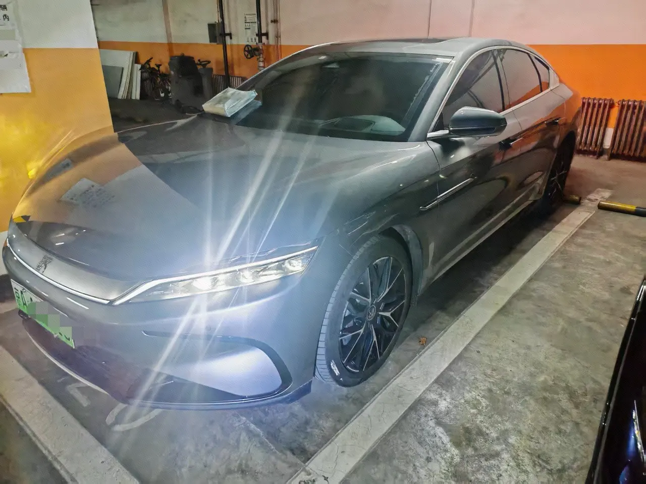 BYD 2022 Han 610KM four-wheel drive Qian Shan Cui limited edition automatic gear - View 1