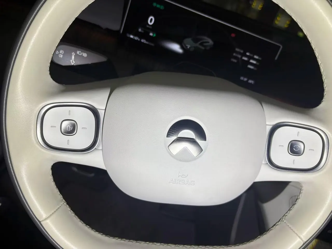 NIO 2023 ET 7 100kWh automatic gear 2
