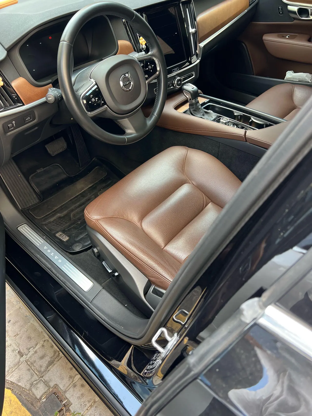 Volvo 2020 S90 2.0T T5 Zhiyi Deluxe Edition Automatic Gear 3