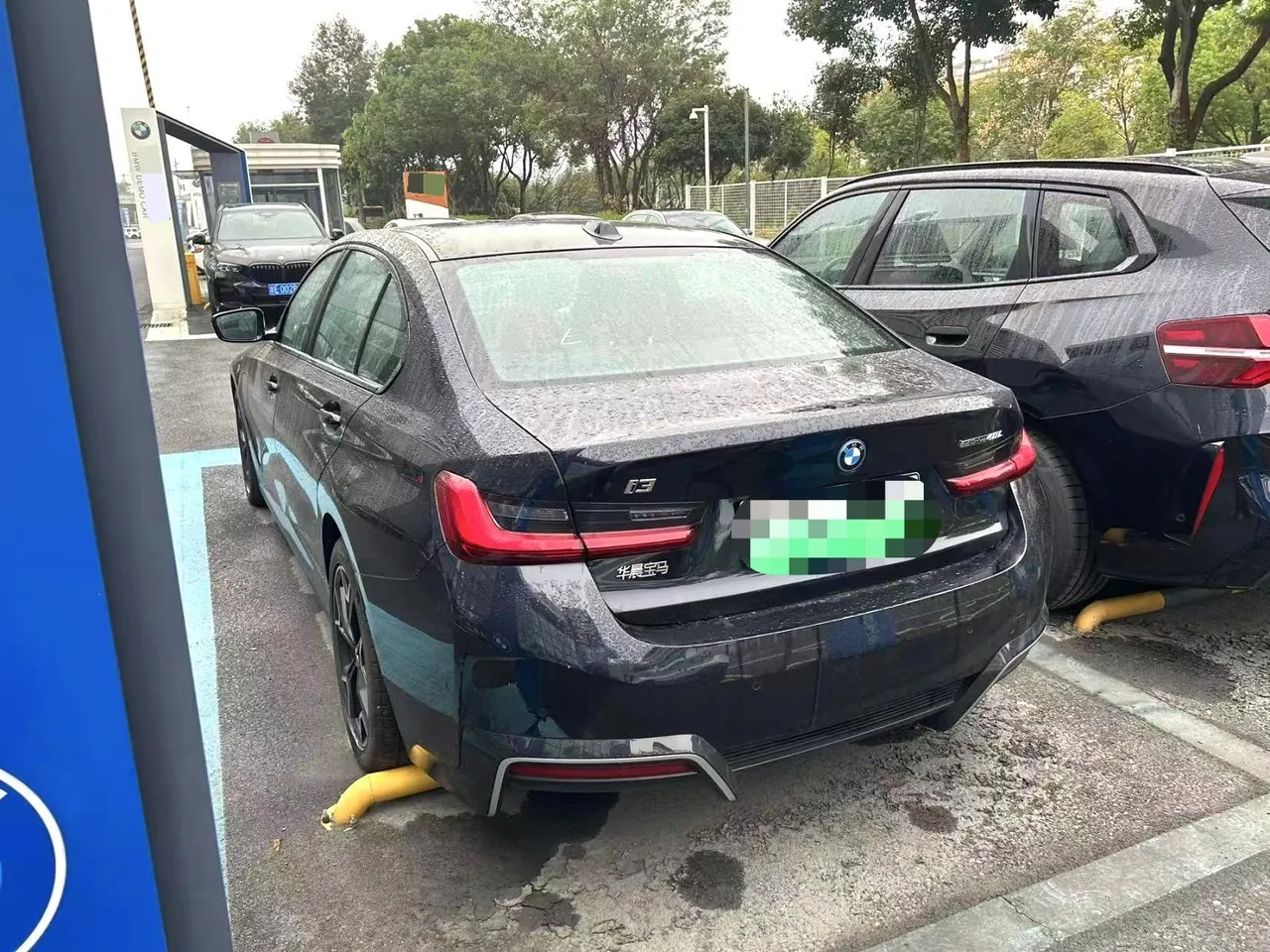 BMW 2026 i3 eDrive 40 L obsidian night suit automatic gear 5