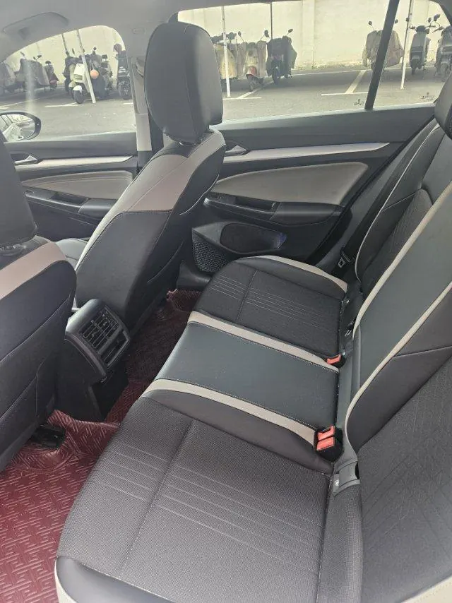 Volkswagen 2021 Golf 8 1.4TSI 280TSI 30th Anniversary Edition Automatic 4
