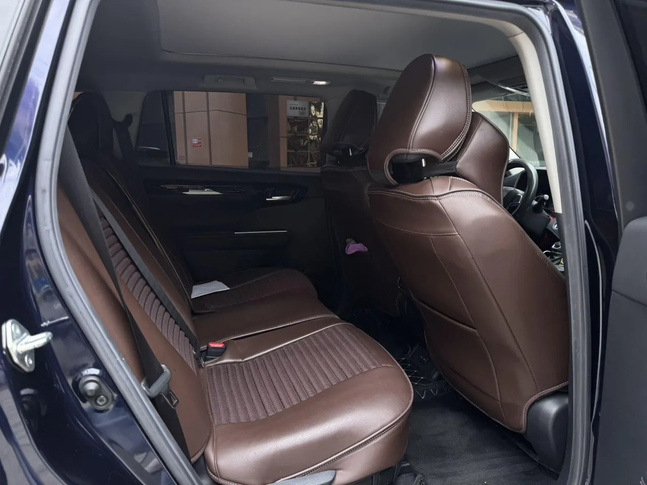 Toyota 2022 Highlander Dual Engine 2.5 Stepless Four-wheel Drive Premium Edition 7-seat Automatic Gear 11