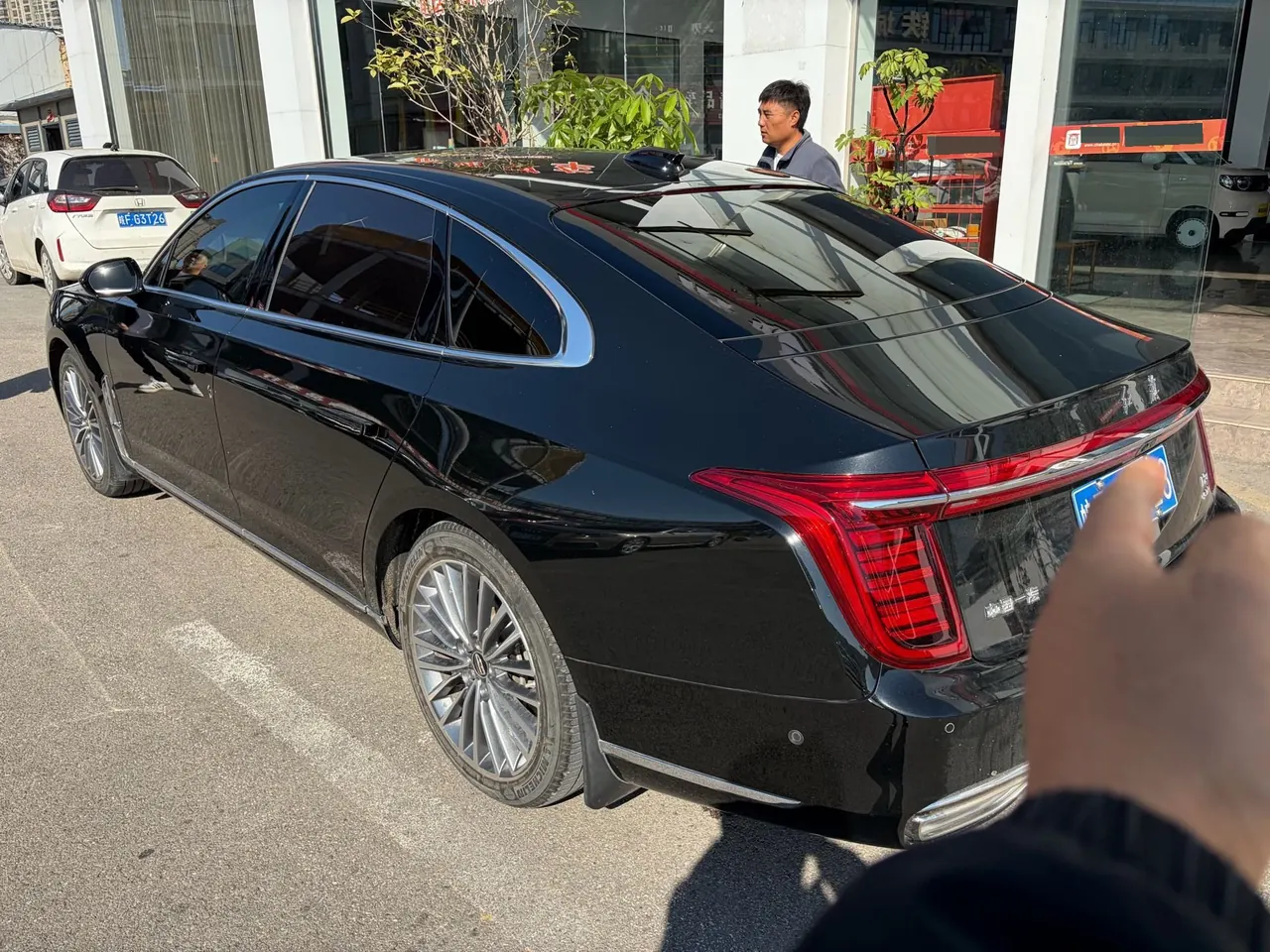 HongQi 2022 H9 48V 2.0T Zhilian Qi Chang Edition Automatic Gear 3