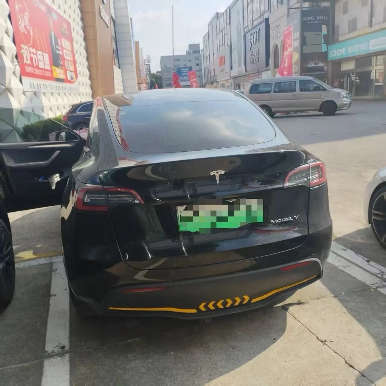 Tesla 2022 Model Y rear-wheel drive version (facelift) automatic gear 2