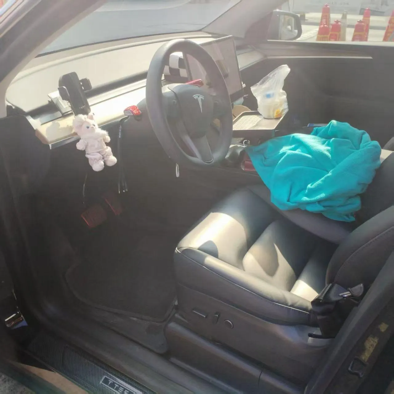 Tesla 2022 Model Y rear-wheel drive version (facelift) automatic gear 4