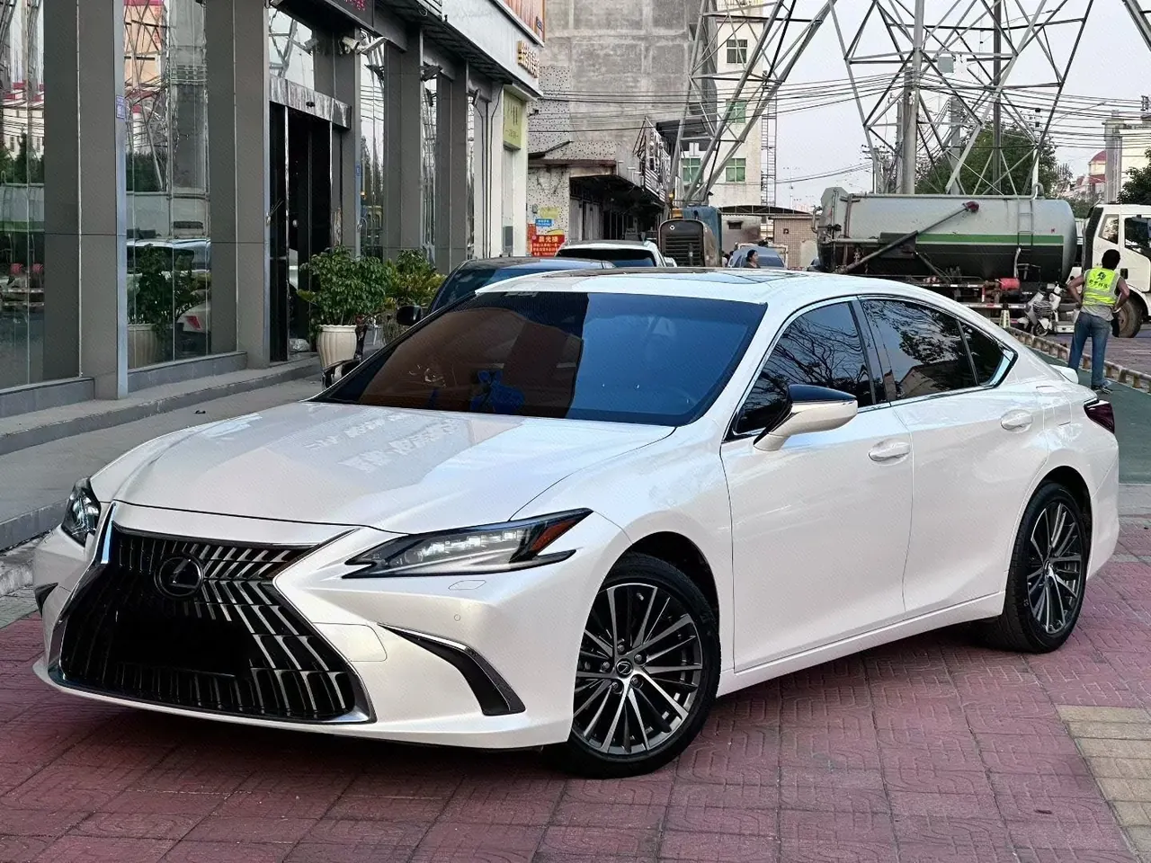Lexus ES (Imported) 2022 ES300h 2.5 Stepless Premium Edition Automatic Gear - View 1