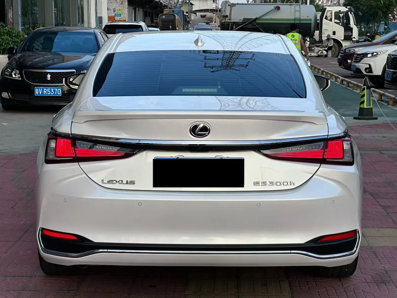 Lexus ES (Imported) 2022 ES300h 2.5 Stepless Premium Edition Automatic Gear 3