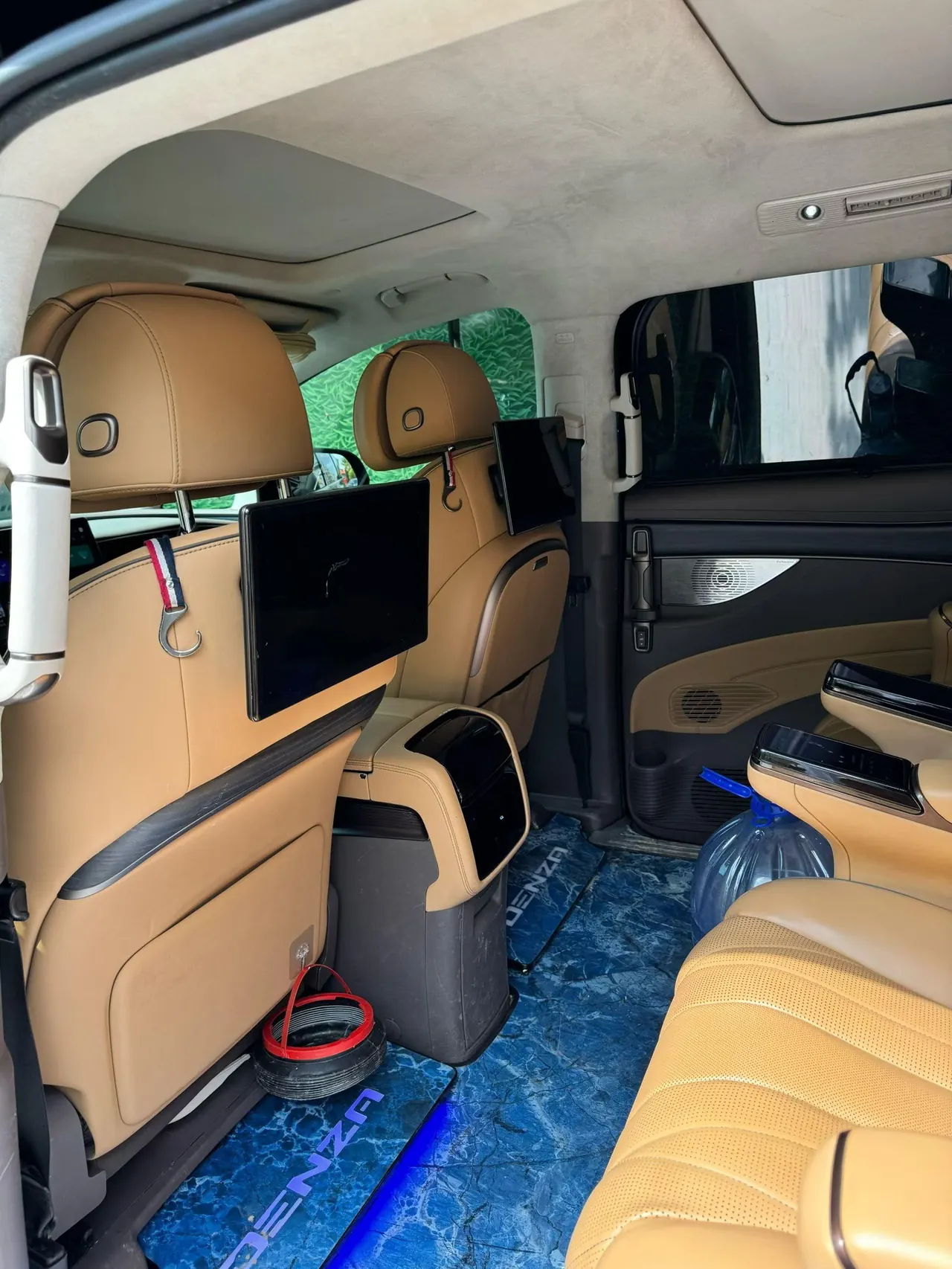 Denza 2022 Denza D9 DM-i 1.5T stepless 970 four-wheel drive flagship automatic gear 5