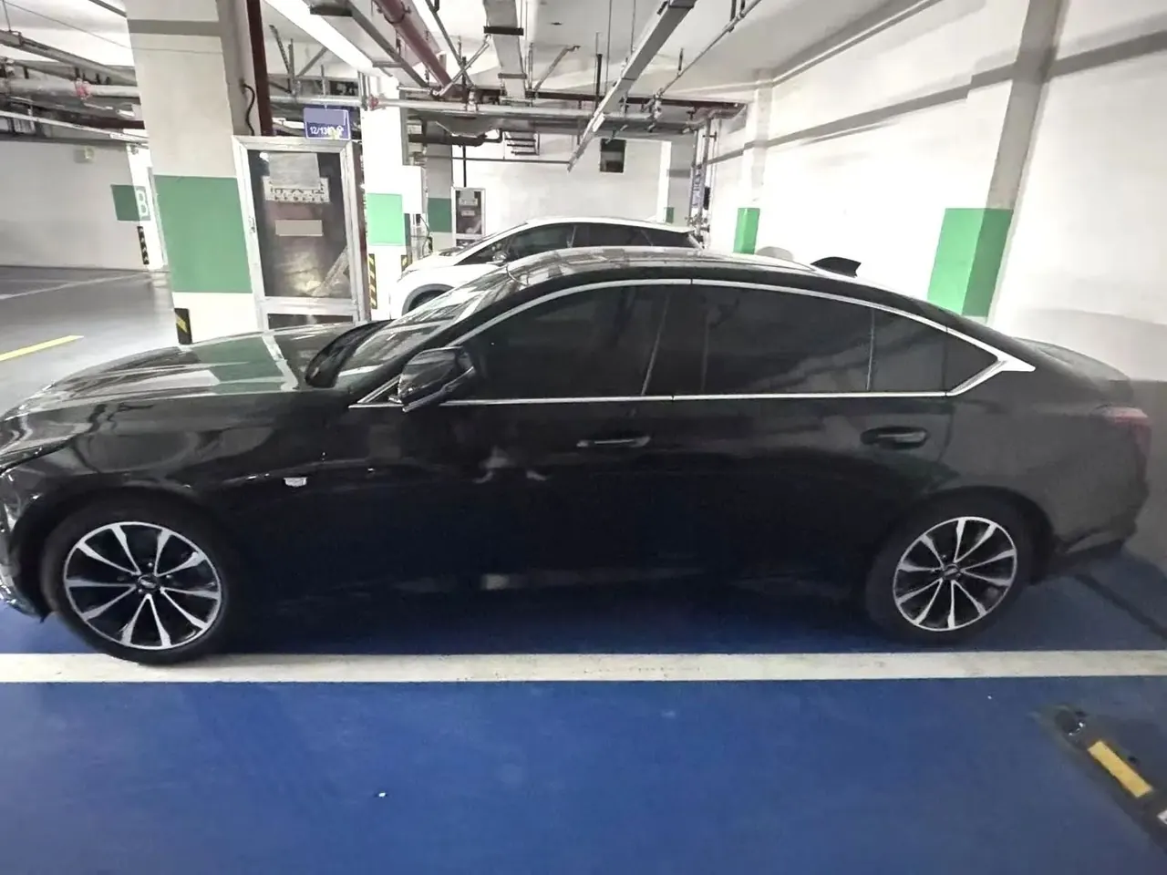 Cadillac 2025 CT5 2.0T 28T City Sports Edition Automatic Gear 2